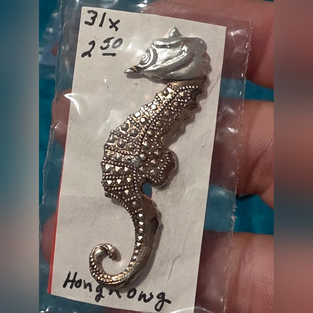 Silver Seahorse Brooch